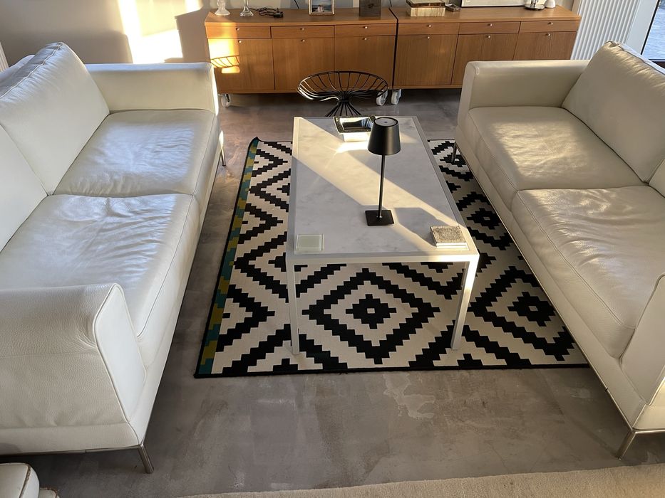 Бели естествена кожа дивани