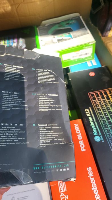 Nacon Wired Compact гиймърски контролер Нов