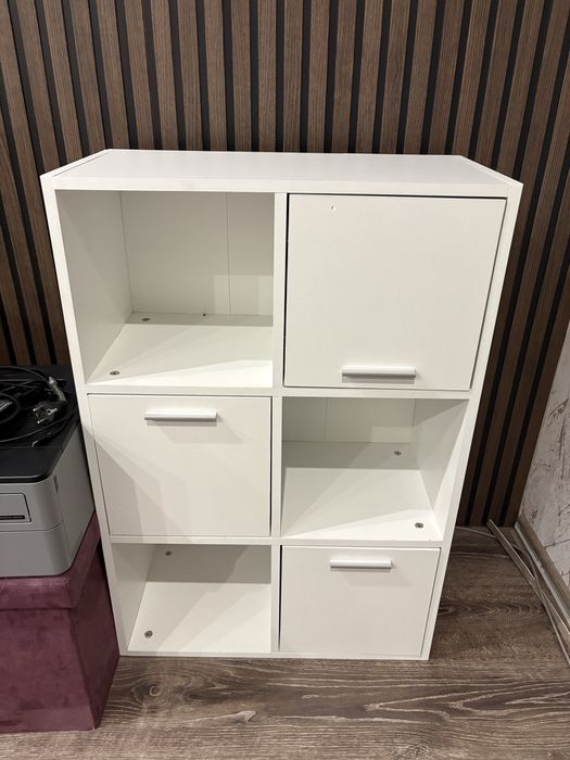 Шкаф-библиотека за съхранение