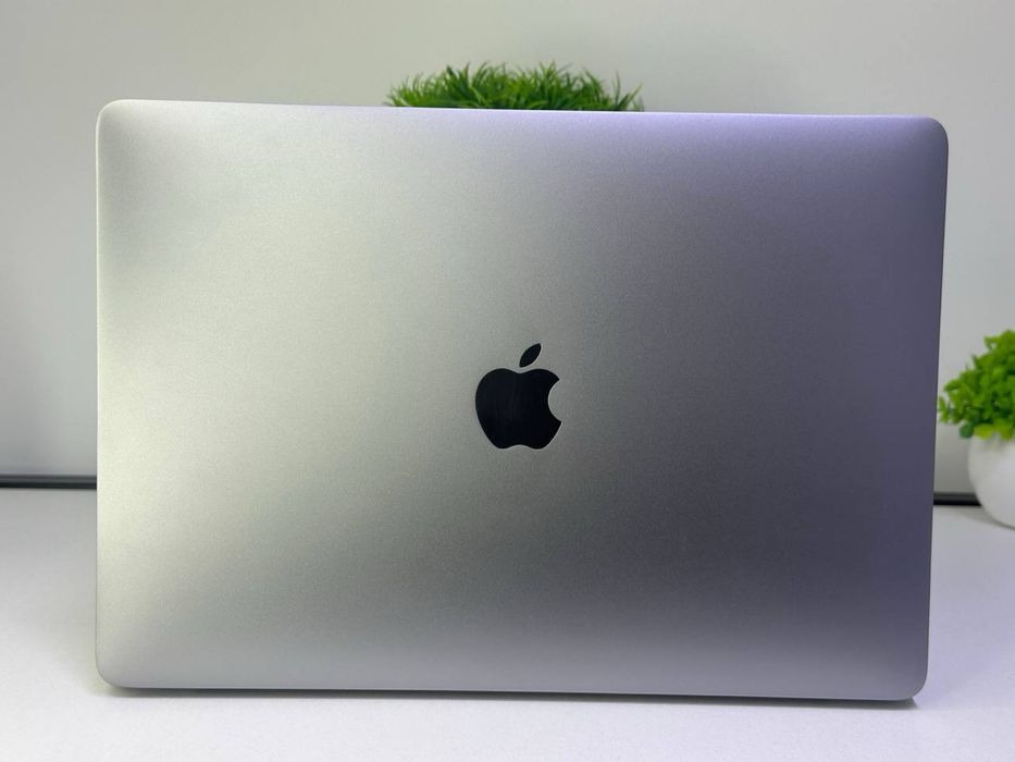 Macbook pro core i5 /аккум меняный