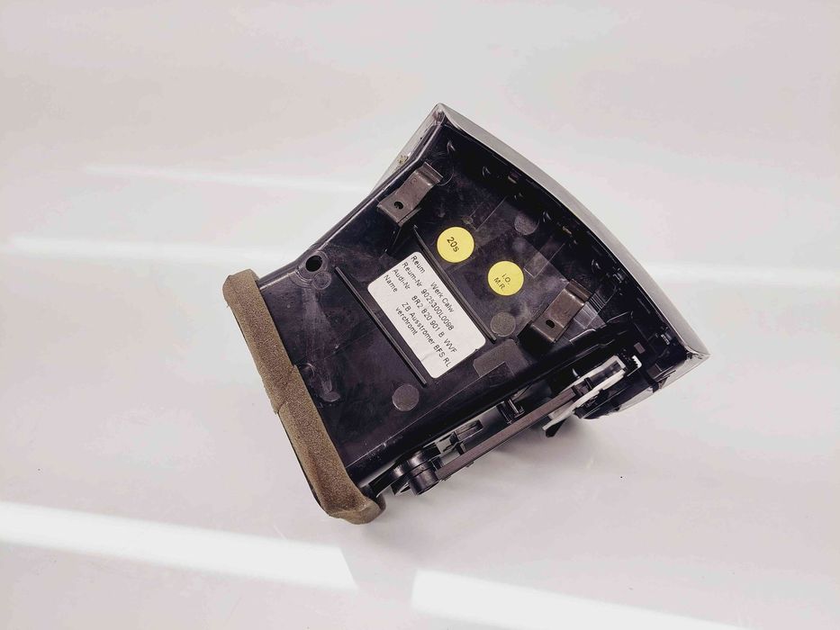 Grila aerisire stanga Audi Q5 (8RB) [Fabr 2008-2016] S-line 8R2820901