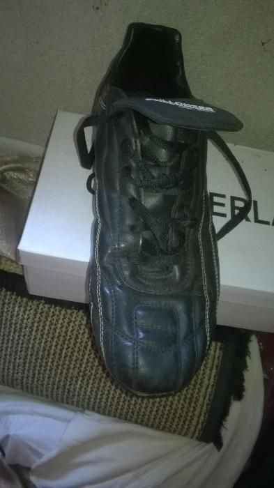 Футболни бутонки