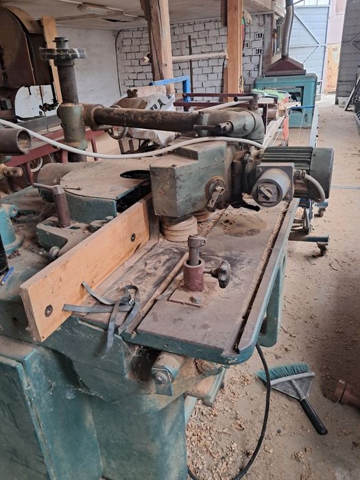 Фреза с подаващо ус-во