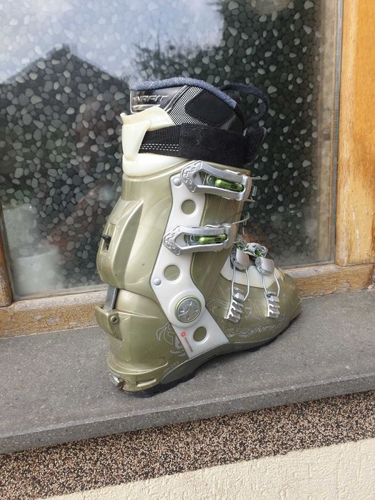 Ski si clapari de vanzare