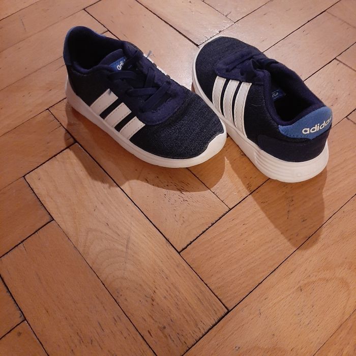 Adidasi Adidas marimea 25