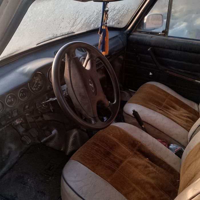 Jiguli 01 sotiladi Vobkent