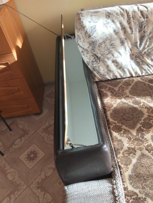 Продам диван с ящиками