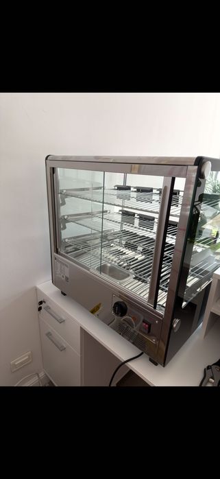 Vând vitrină caldă de banc pentru produse alimentare