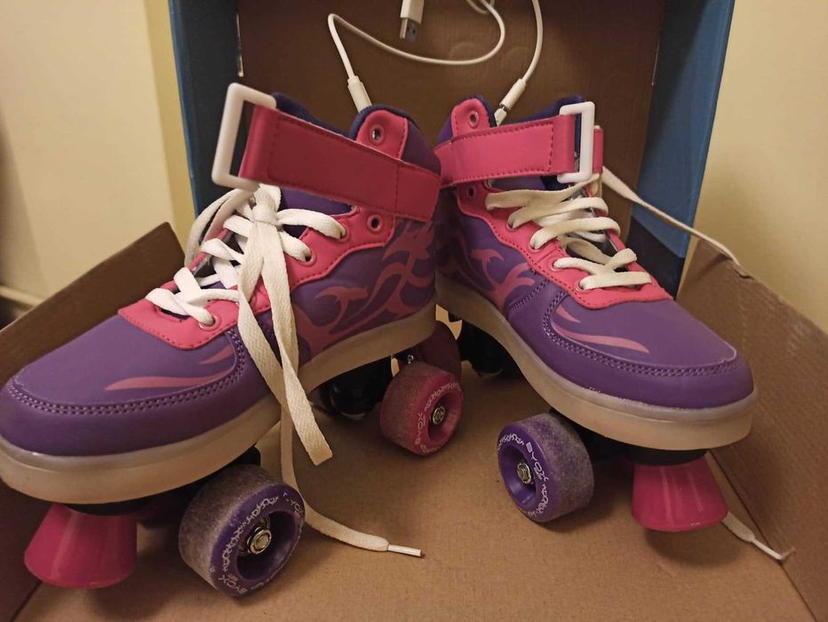 Ролкови кънки-35-36 номер. Много запазени. С всички аксесоари към тях