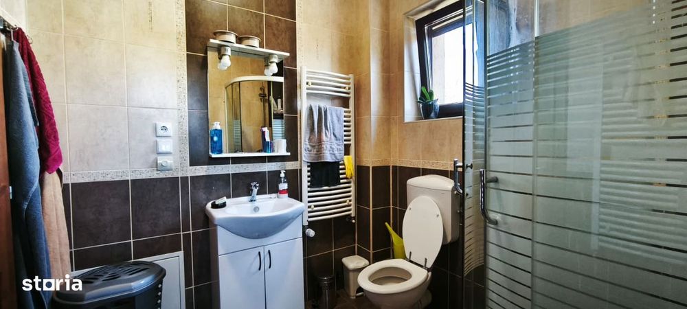 Casa 160 mp, 5 camere, garaj, 900 mp teren, mobilata/utilata complet
