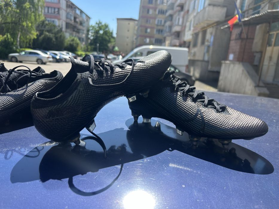 Ghete fotbal nike mercurial
