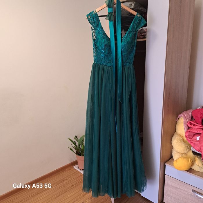 Vând rochii de ocazie