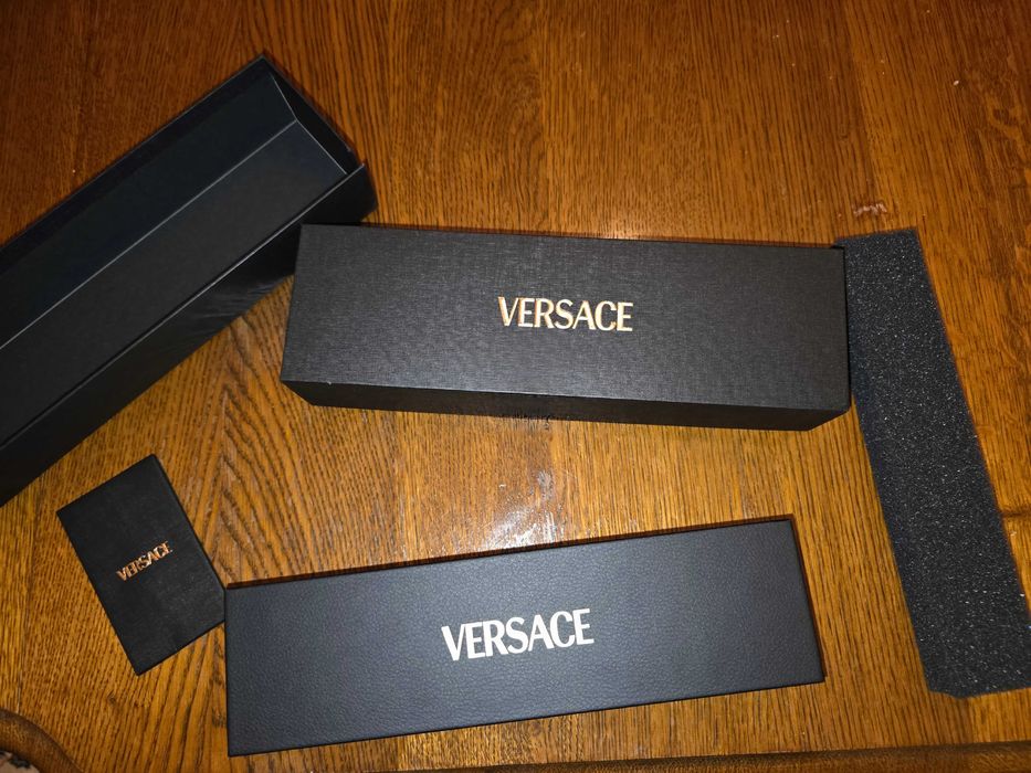 VERSACE нова оригинална дамска кожена гривна