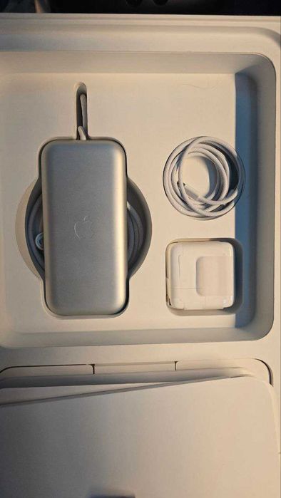 Apple Vision Pro VR очила, 256GB, сиви + PS VR2 Sense