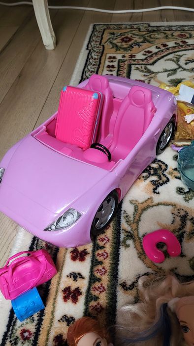 Set 12 păpuși( Barbie, Kent, Joker Girl etc.) cu accesorii, hăinuțe