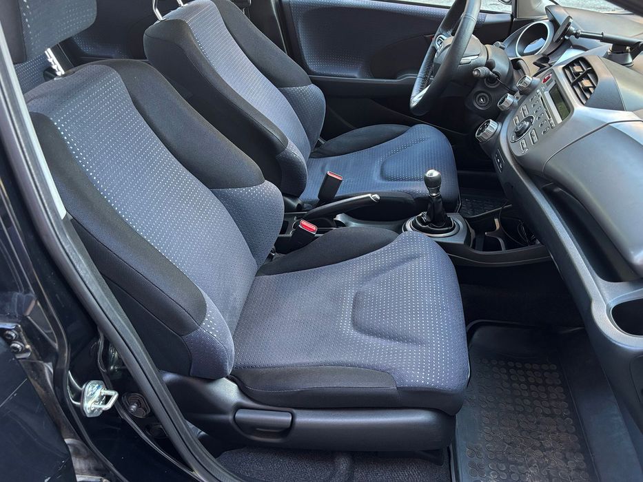Honda Jazz 1.2, 90 CP, i-VTEC, interior îngrijit
