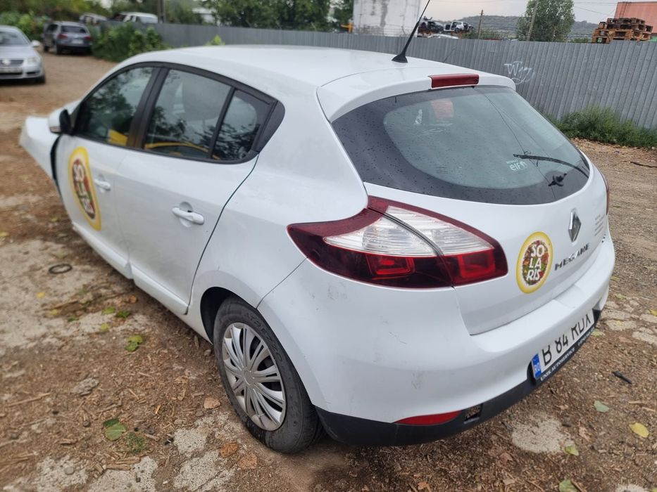 Rama consola centrala 682600003R Renault Megane 3 [2th facelift] [201