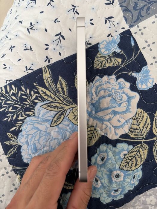 Samsung s24fe с коробкой