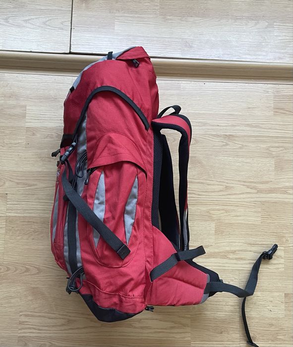 Rucsac de munte rosu/red 30 litri