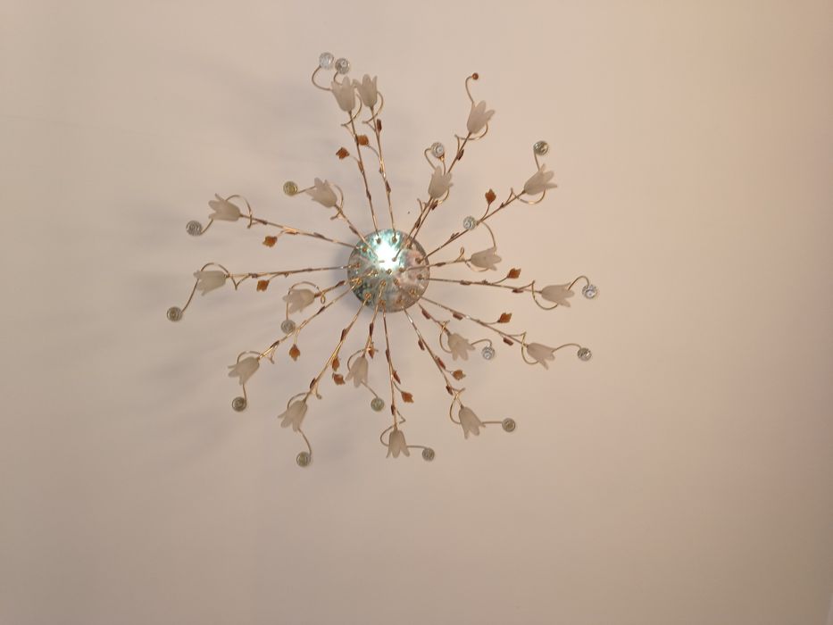 Продавам полилей