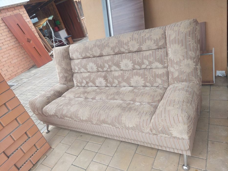 Продам диван хороший