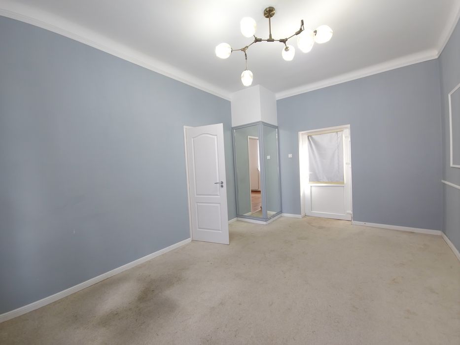 Casa cu 3 camere de inchiriat, birouri, sediu firma, Gruia