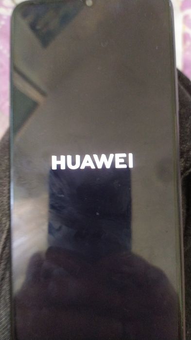 Huawei nova Y72 смартфон