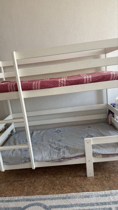 Двухъярусная кровать