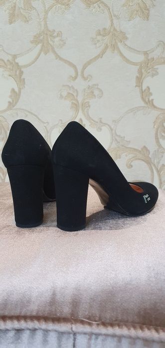 Замшевые туфли чёрные