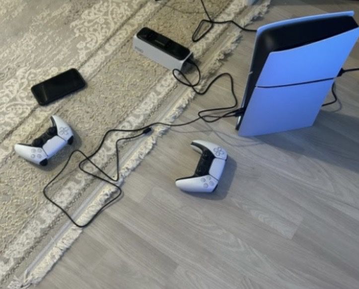 Продам пс5 срочно