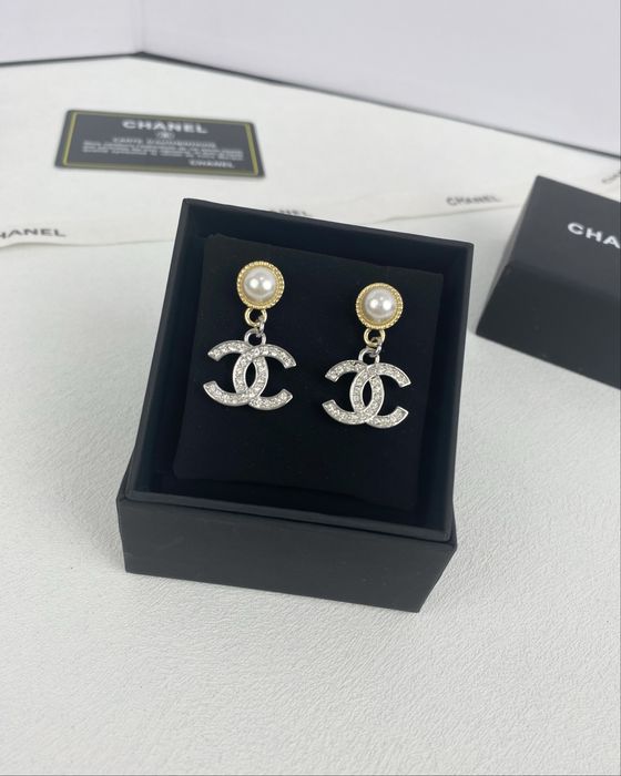 Cercei Chanel Chanel CC Pearl Drop Dangle Earrings ! la comanda