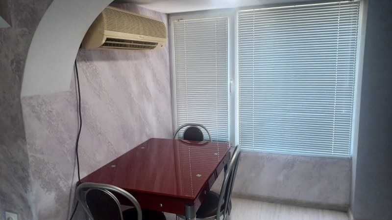 Дава се под наем Ателие в Бургас, Лазур - 50 кв.м за 375 € - Снимка #2