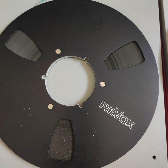 Катушка с лентой