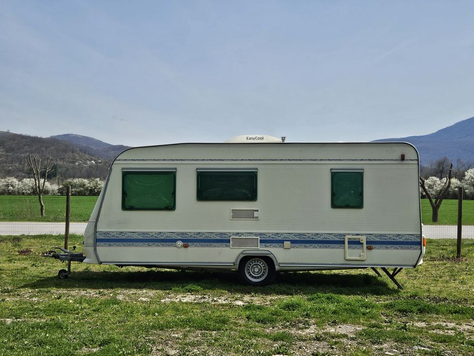 Каравана Adria 502 с таванен климатик