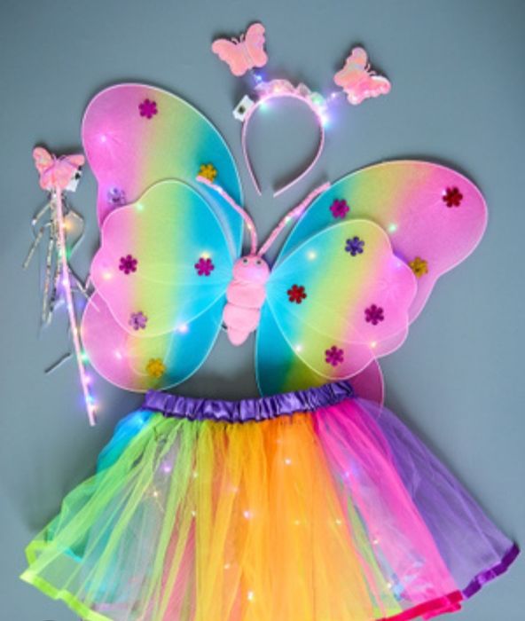 Продам костюм для девочки