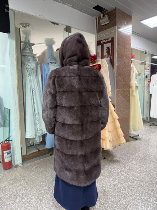 Продам норковую шубу 46 размера