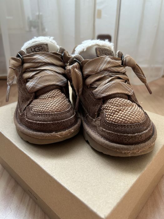 UGG Lowmel marimea 25