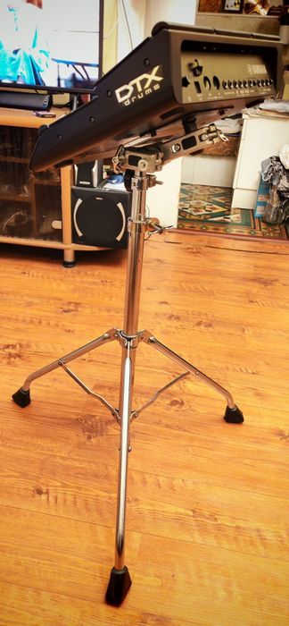 Продам Dtx 12 multi в идеальном состоянии со стойкой и педалью.