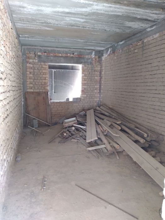 3 sotikli uchaska sotiladi