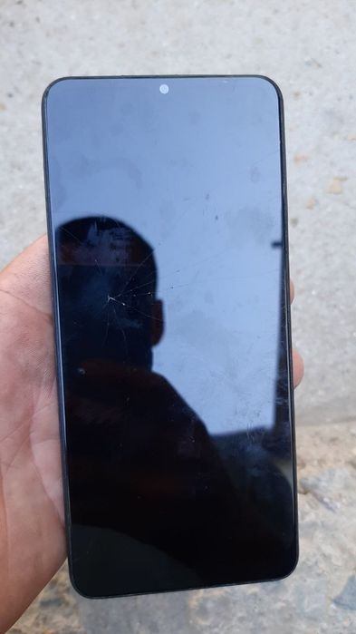 Samsung a12 holati urta