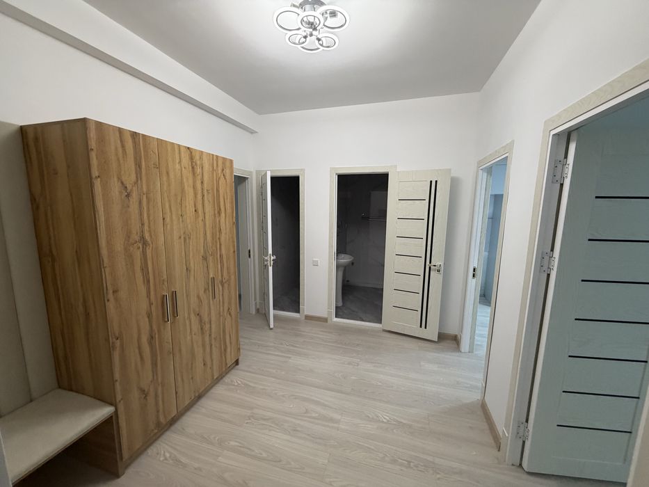 Продам срочно свою квартиру 74 кв.м новостройка массив 5