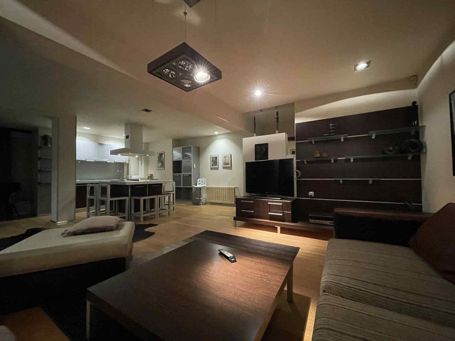 Дава се под наем Двустаен апартамент в Варна, Бриз - 80 кв.м за 747.66 € - Снимка #2