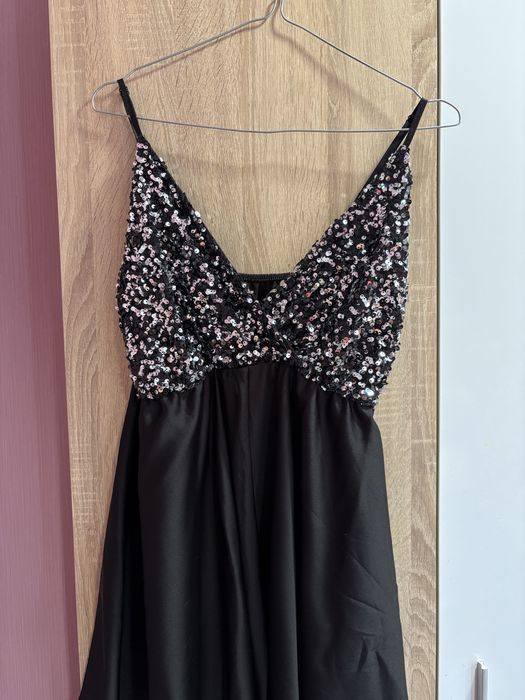 Вечерна рокля-гащеризон