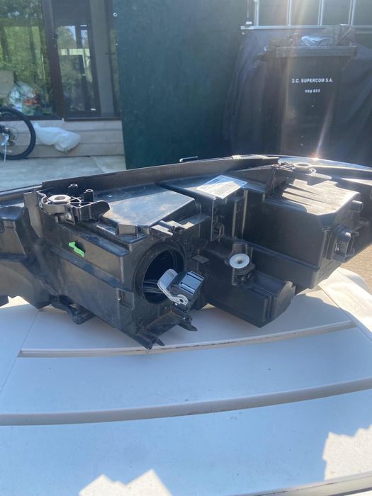 Far BMW G20/G21 LED original cu modul funcțional – geam spart