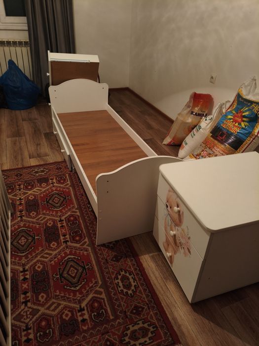 Детская кровать со шкафом