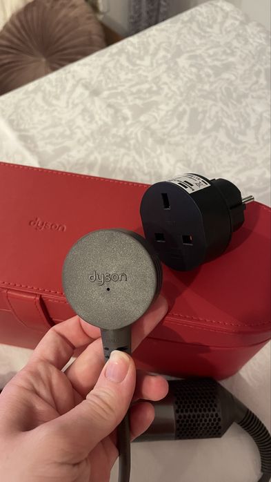 Dyson Airwrap Fuchsia