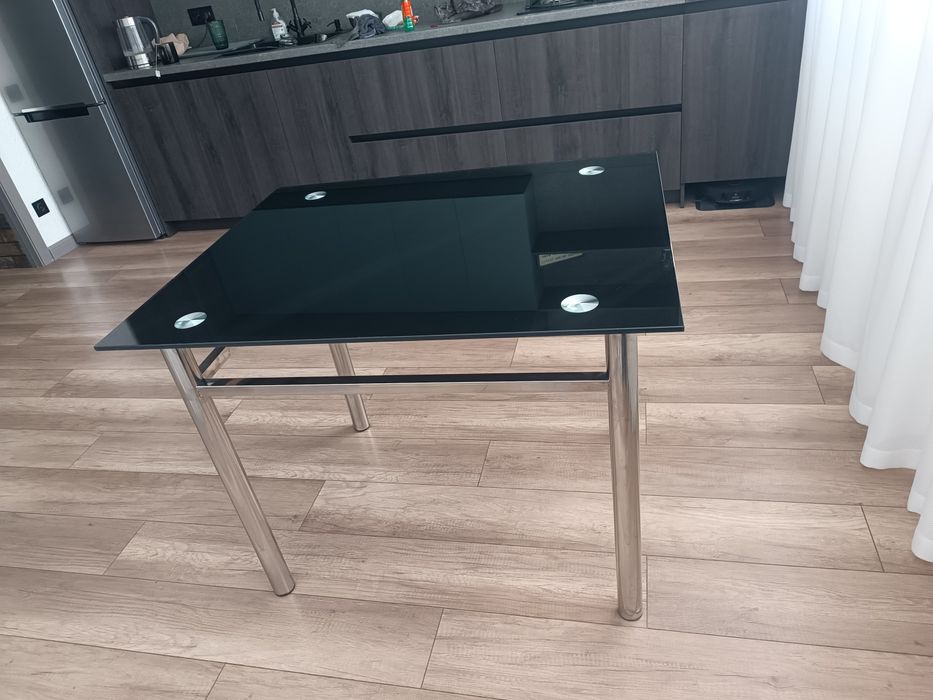 Стол стеклянный, нержавейка основание