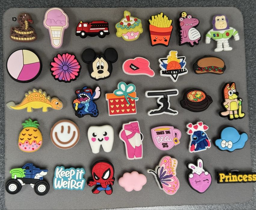 LIVREZ PRIN OLX ! NOUTATI/ jibbitz Crocsi/accesorii