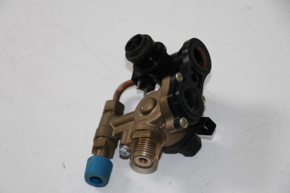 Grup tur retur fluxostat robinet supapa 3 bari centrala Protherm Lynx