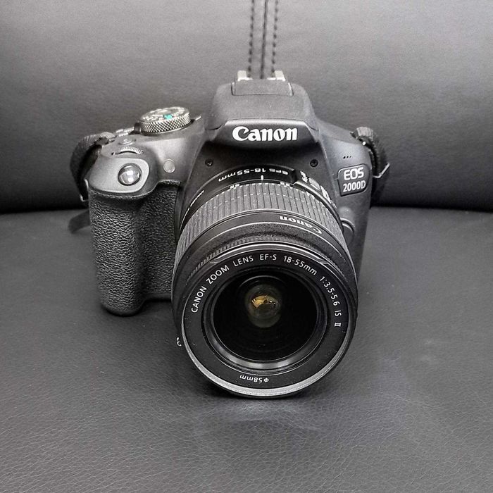 Фотоапарат Canon EOS 2000D
